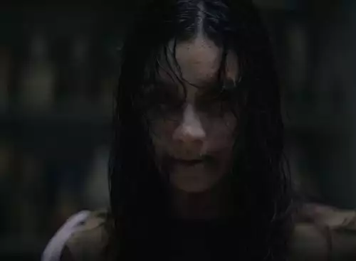 EvilDeadBurn_134239460375391915_big-cine_deskt.webp