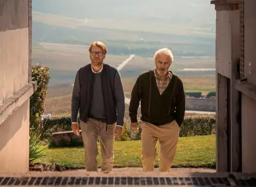 Champagne_134171107390095164_big-cine_deskt.webp