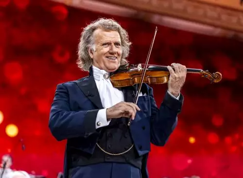AndrC3A9Rieus2026ChristmasConcertLetItSnow_134324887910471418_big-cine_deskt.webp