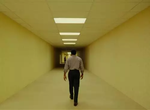 Backrooms_134236884857887553_big-cine_deskt.webp